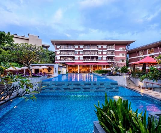 Peach Blossom Resort & Pool Villa