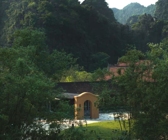  Jiva Hoa Lu Retreat