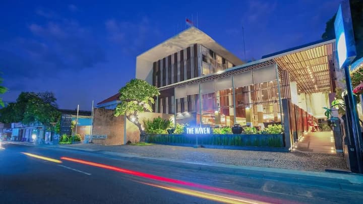 THE HAVEN Bali Seminyak photo 2