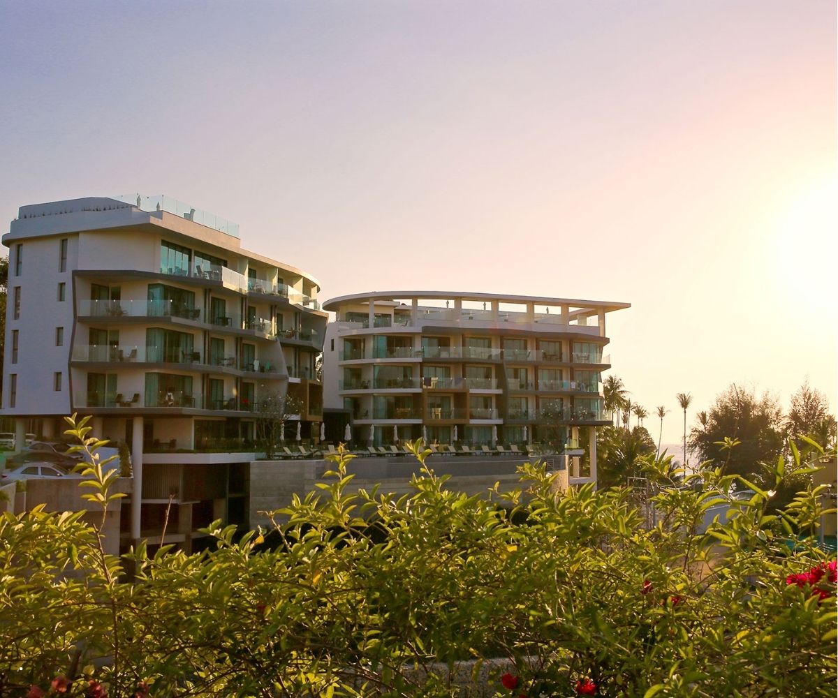 Absolute Twin Sands Resort & Spa