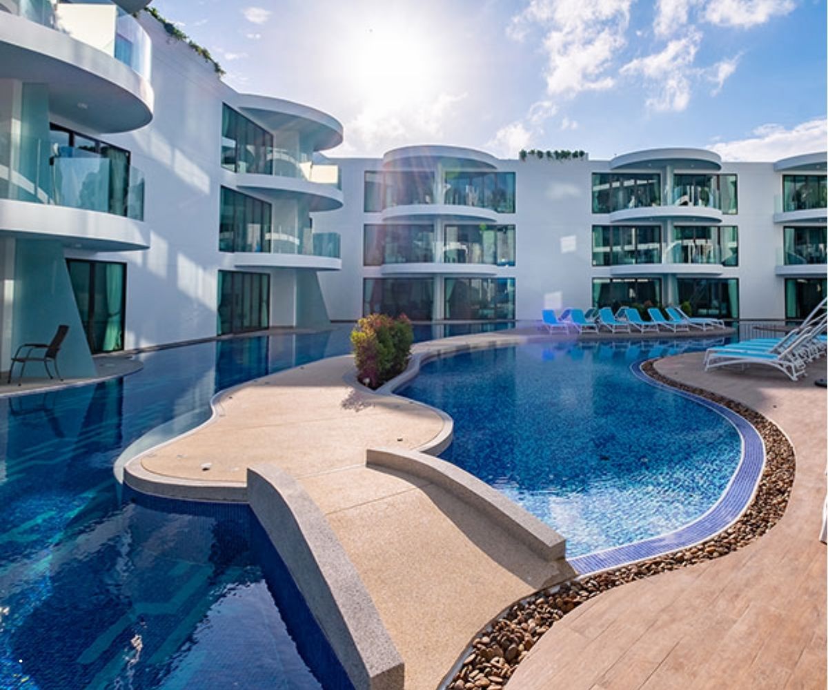 Absolute Twin Sands Resort & Spa