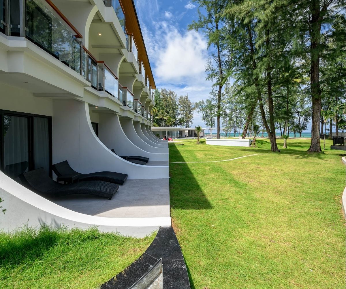 Amora Beach Resort Phuket